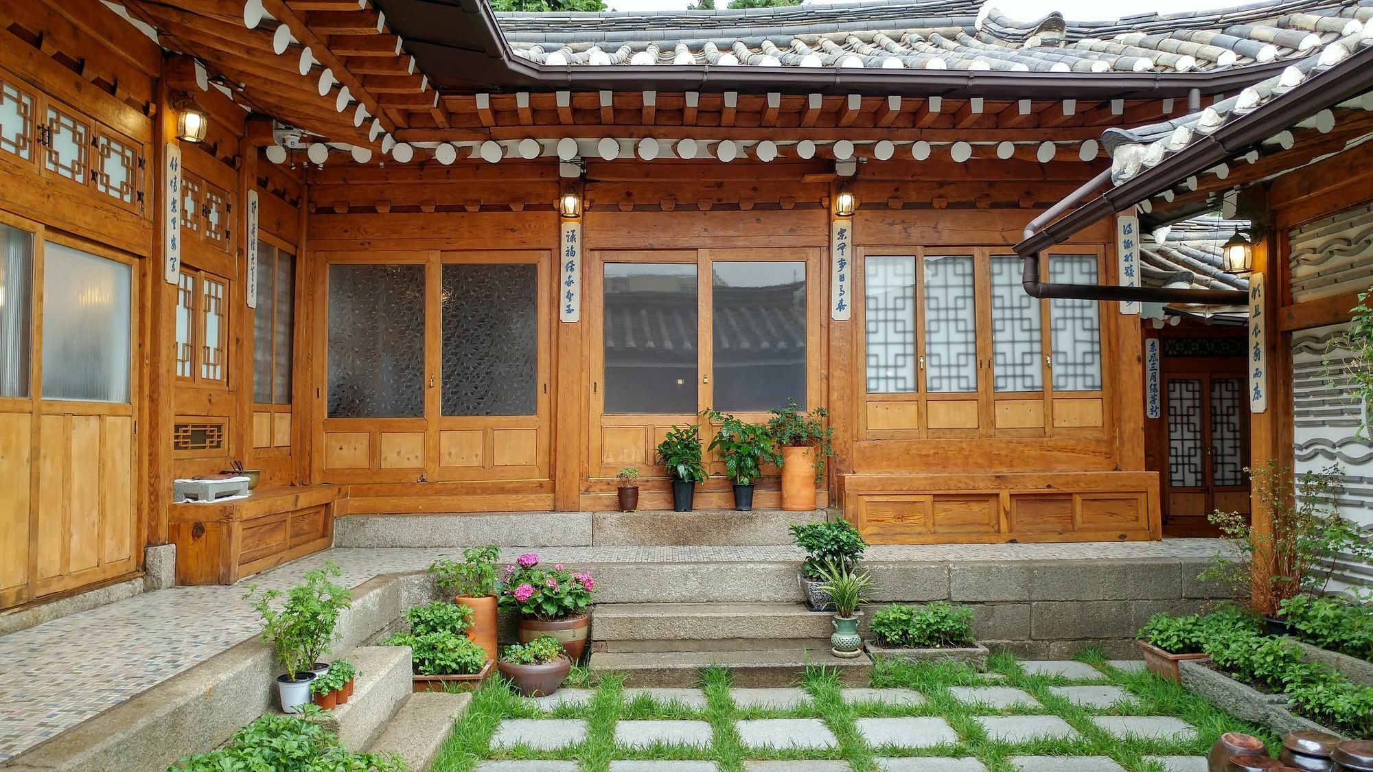 So Hyeon Dang Hanok Hotel 2*